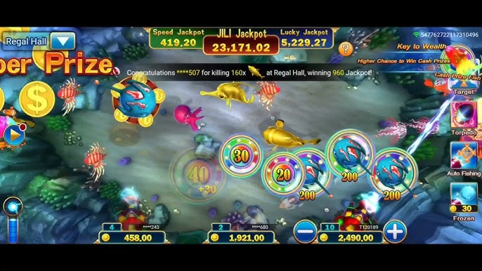 Visão geral do gameplay de Jackpot Fishing no Royal Cassino, com um polvo vermelho e um peixes azuis como focos. A tela exibe o valor dos jackpots, bônus de'Cash Prize Fish' e opções de mira e'Auto Fishing', em um cenário de recife de coral.